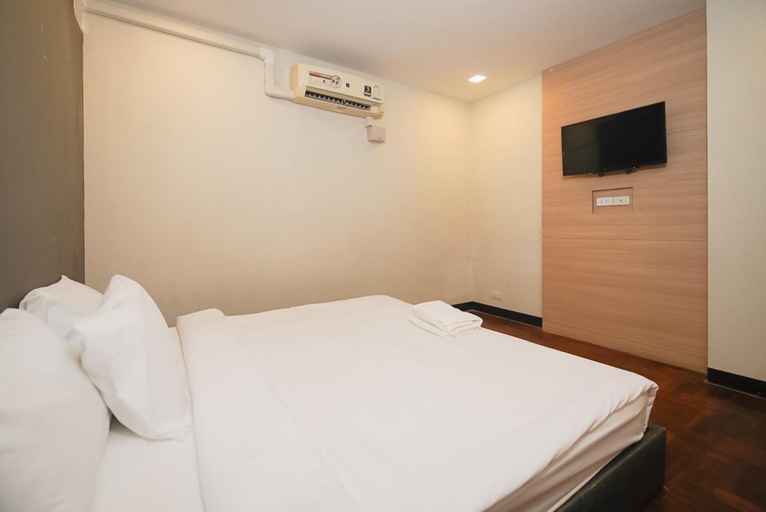 โกอินน์ สีลม - สถานีรถไฟฟ้าเซนต์หลุยส์ Go Inn Silom - Bts Saint Louis Bangkok Exteriör bild