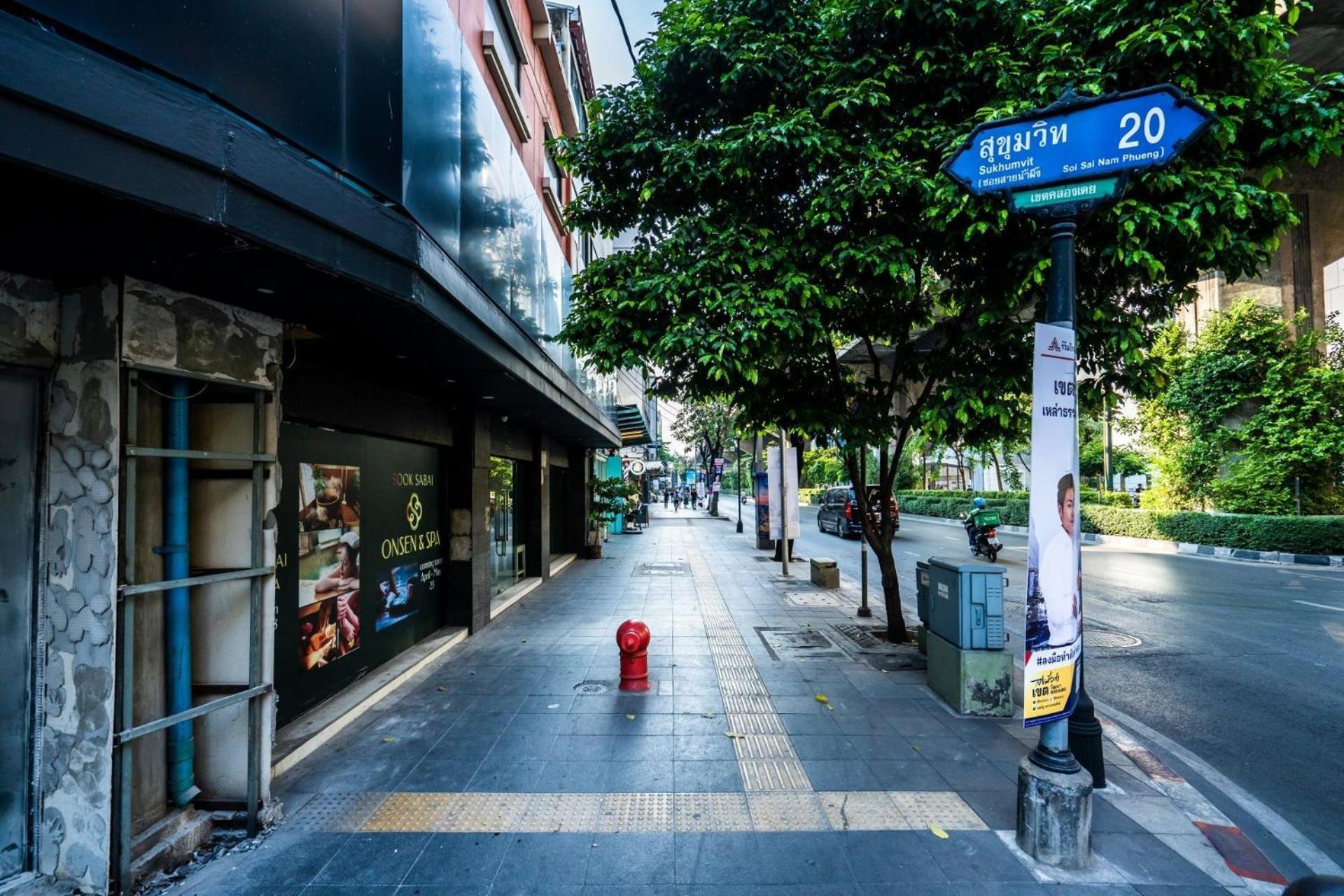 โกอินน์ สีลม - สถานีรถไฟฟ้าเซนต์หลุยส์ Go Inn Silom - Bts Saint Louis Bangkok Exteriör bild